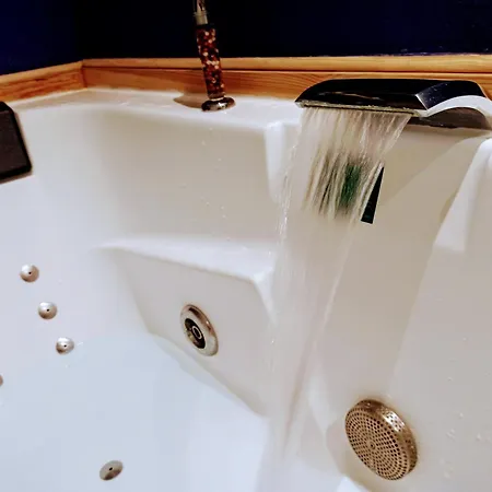 Cosy, Grand Privatif Et Parking Privee Centre Apartment