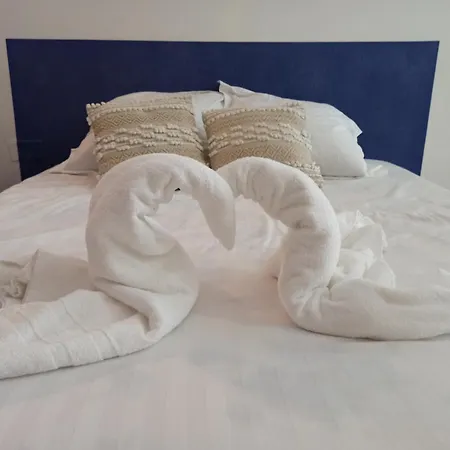 Cosy, Grand Privatif Et Parking Privee Centre 芒通