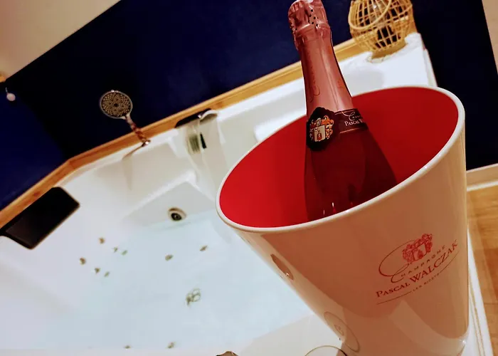 Cosy, Grand Privatif Et Parking Privee Centre Menton